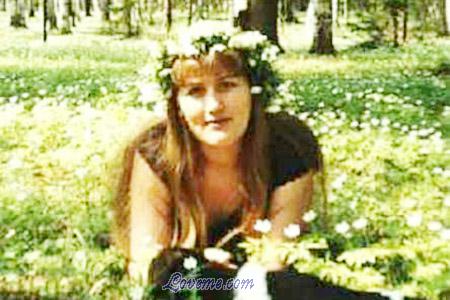 57717 - Svetlana Age: 28 - Russia
